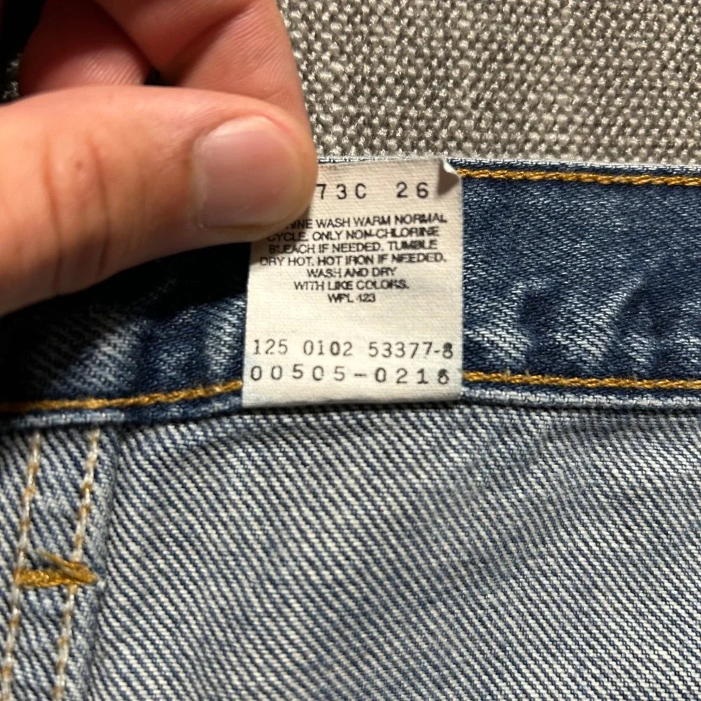 Vintage Levi's 505 Regular Fit Jeans Mens 42x32 Blue Straight Leg Mid Wash Denim